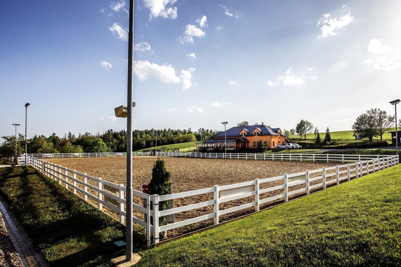 Hotel Horse Riding - Jezdecky Areal Tršice Εξωτερικό φωτογραφία