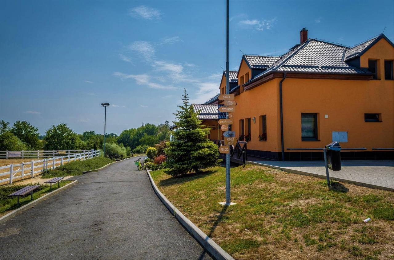 Hotel Horse Riding - Jezdecky Areal Tršice Εξωτερικό φωτογραφία