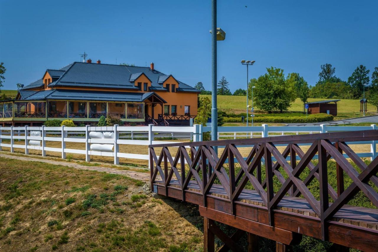 Hotel Horse Riding - Jezdecky Areal Tršice Εξωτερικό φωτογραφία