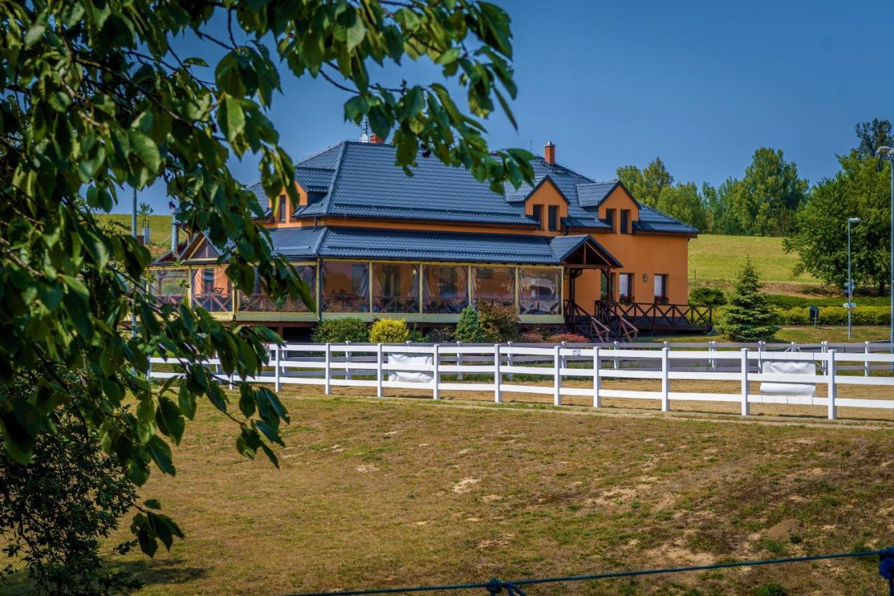 Hotel Horse Riding - Jezdecky Areal Tršice Εξωτερικό φωτογραφία