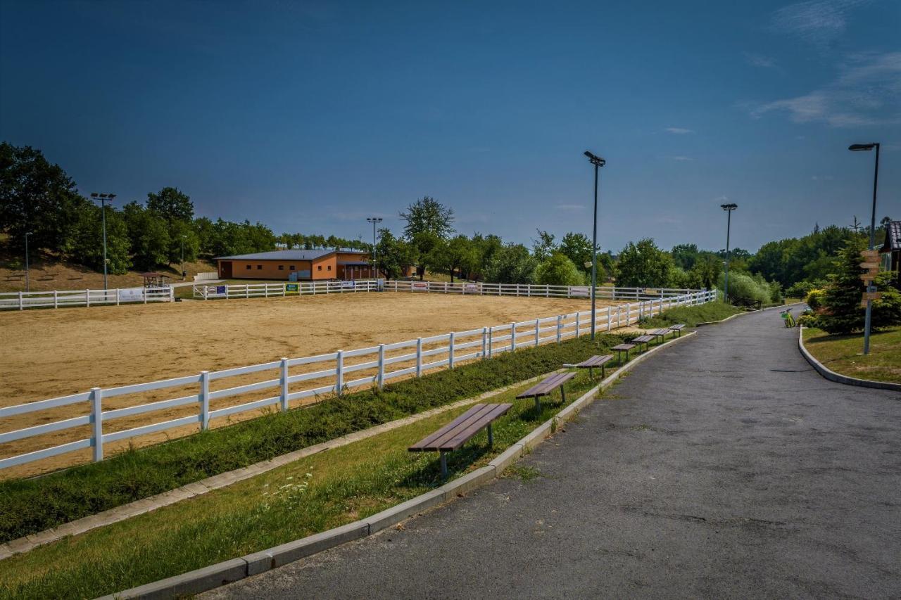 Hotel Horse Riding - Jezdecky Areal Tršice Εξωτερικό φωτογραφία